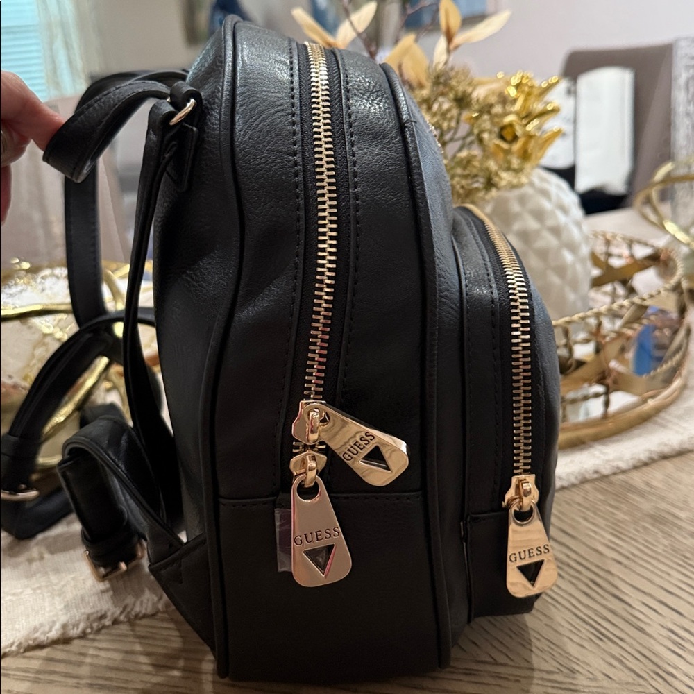 NWT! GUESS Classic Black Backpack💝 - Picture 2 of 7